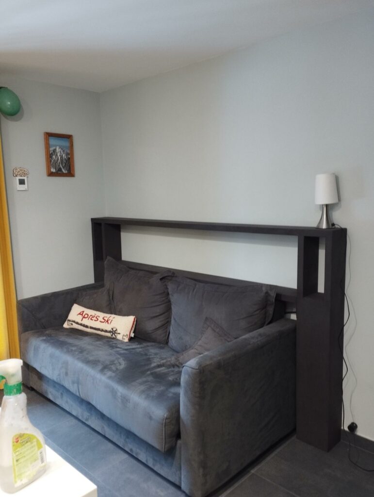 Meubles en MDF gris anthracite aux Houches